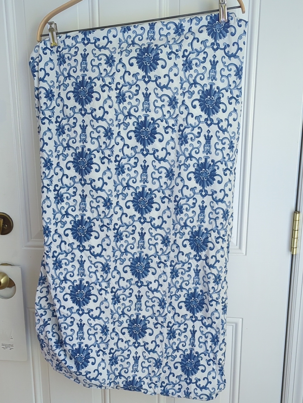 Ralph Lauren Porcelain Rosette Twin Fitted Sheet.